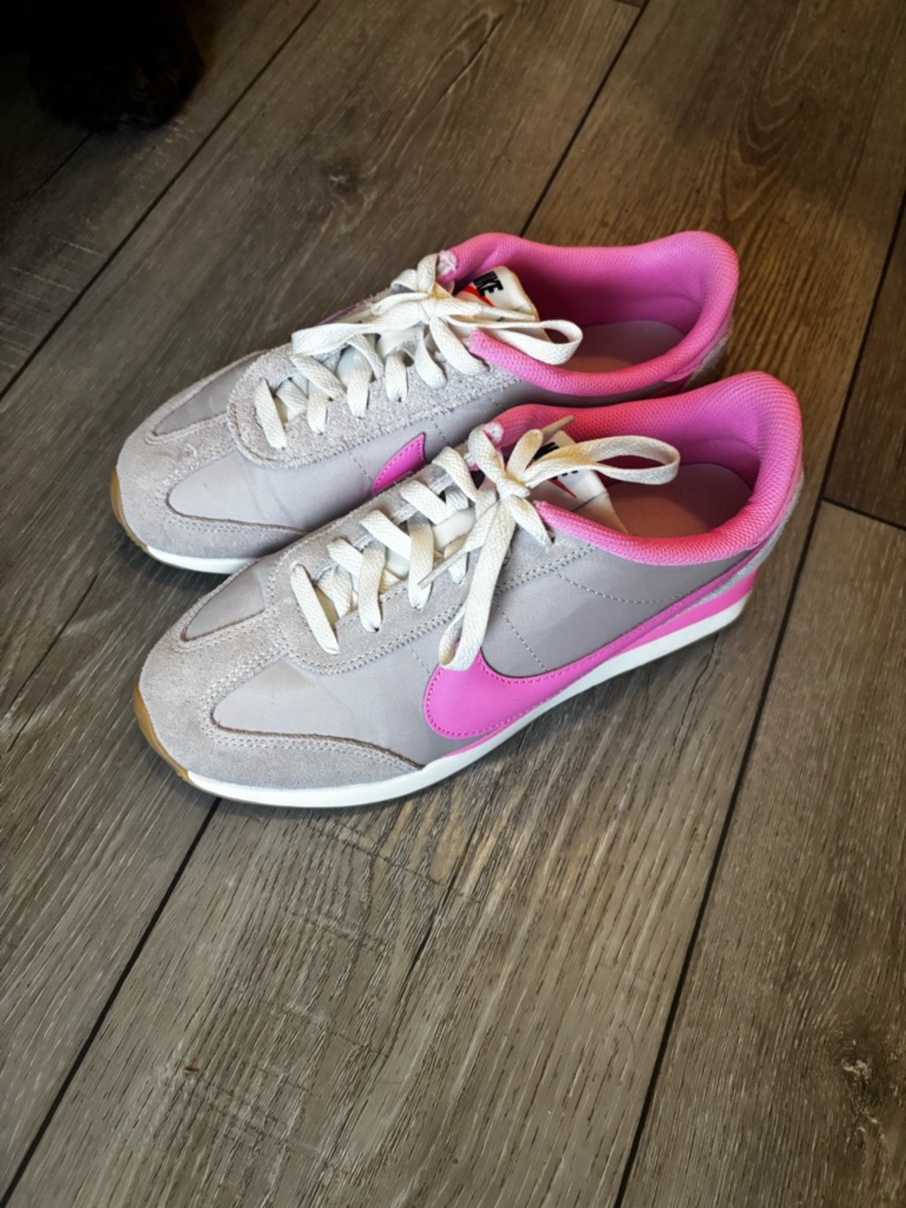Nike Women's Light Gray and Pink Retro Runner Sneakers - Picture 4 of 8